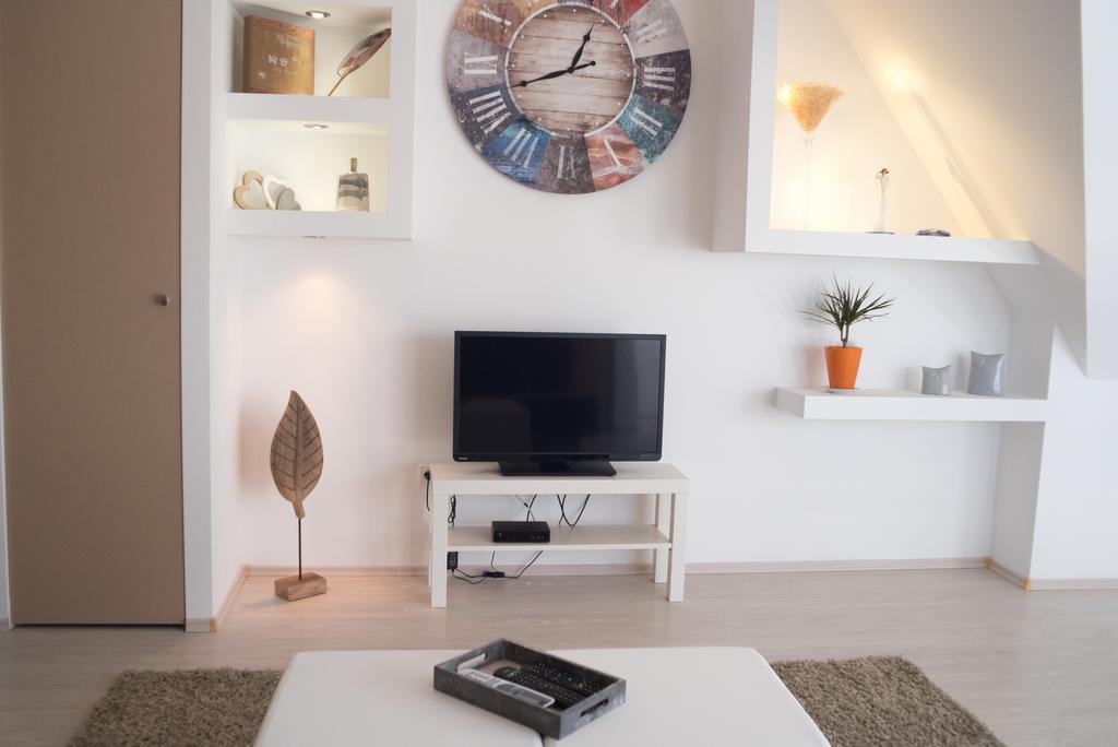 דירות בודפשט Flat With Unforgettable View מראה חיצוני תמונה