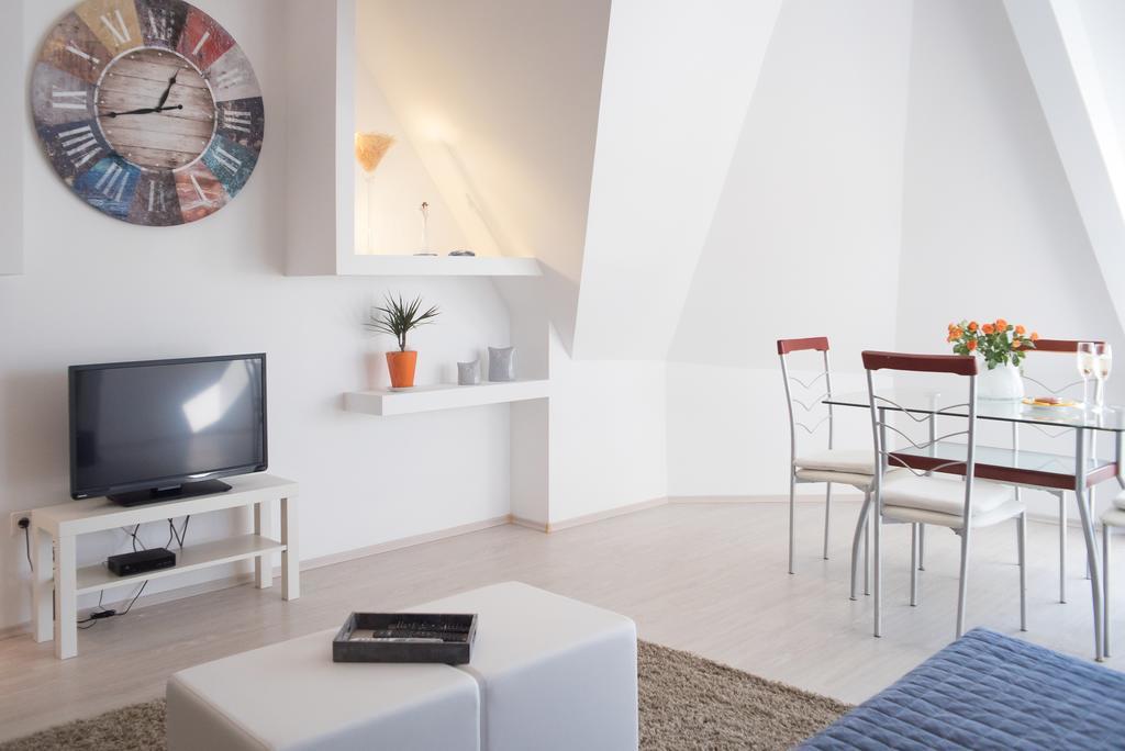 דירות בודפשט Flat With Unforgettable View מראה חיצוני תמונה
